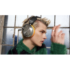 Беспроводные наушники Dyson OnTrac Ceramic Cinnabar, черный/красный