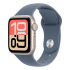 Apple Watch SE 3 (2025), 44 мм корпус из алюминия цвета «Starlight», ремешок Sport Band размера S/M цвета «Anchor Blue»