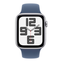 Apple Watch SE (2024), 40 мм корпус из алюминия цвета «Silver», ремешок Sport Band размера S/M цвета «Denim»